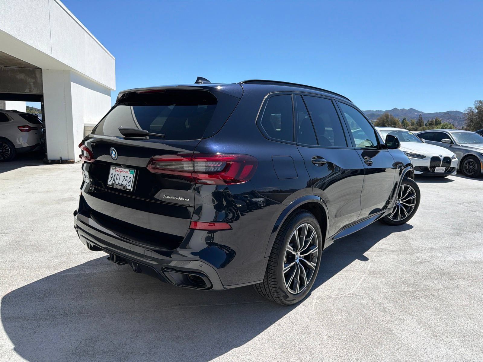 Certified 2022 BMW X5 xDrive45e w/ M Sport Package AWD/4WD image 4