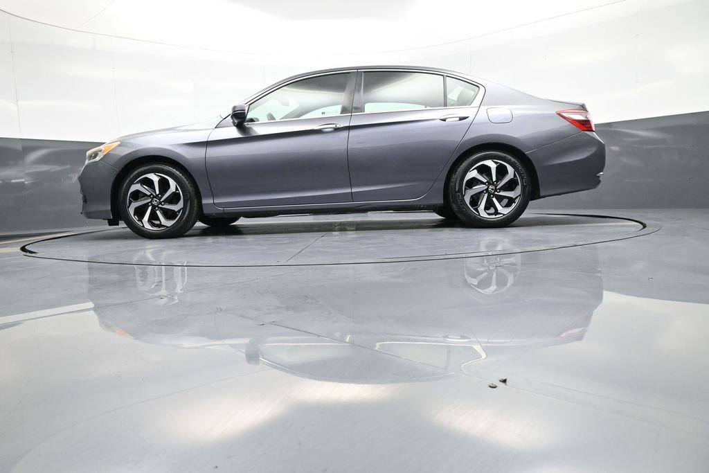 Certified 2017 Honda Accord EX-L image 33