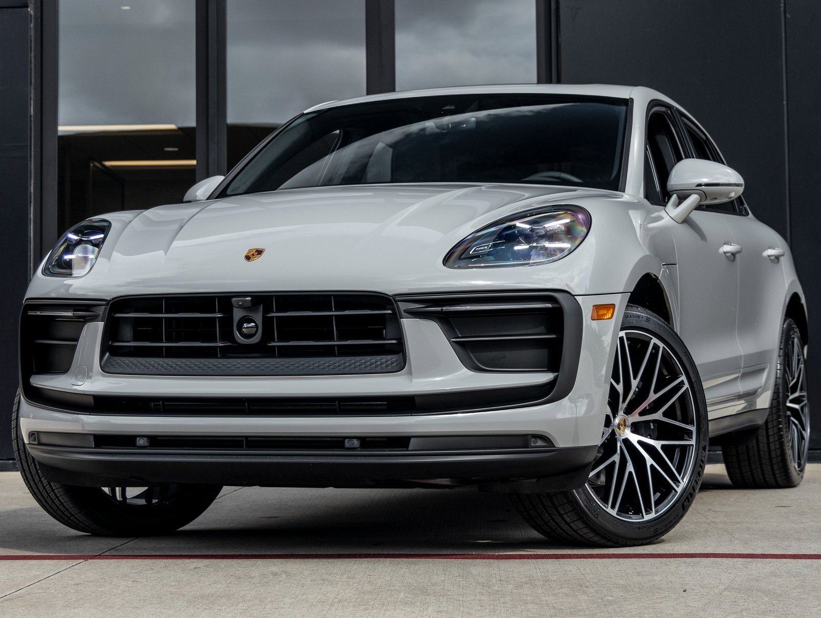 New 2026 Porsche Macan image 1