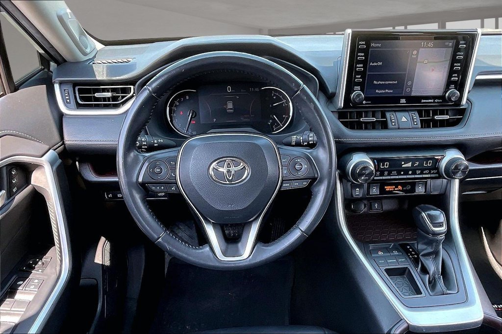 Used 2020 Toyota RAV4 Limited FWD image 8