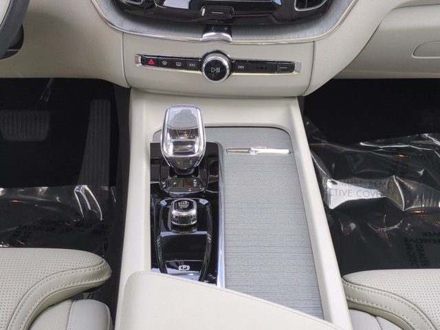 Used 2025 Volvo XC60 B5 Ultra w/ Protection Package Premier AWD/4WD image 18