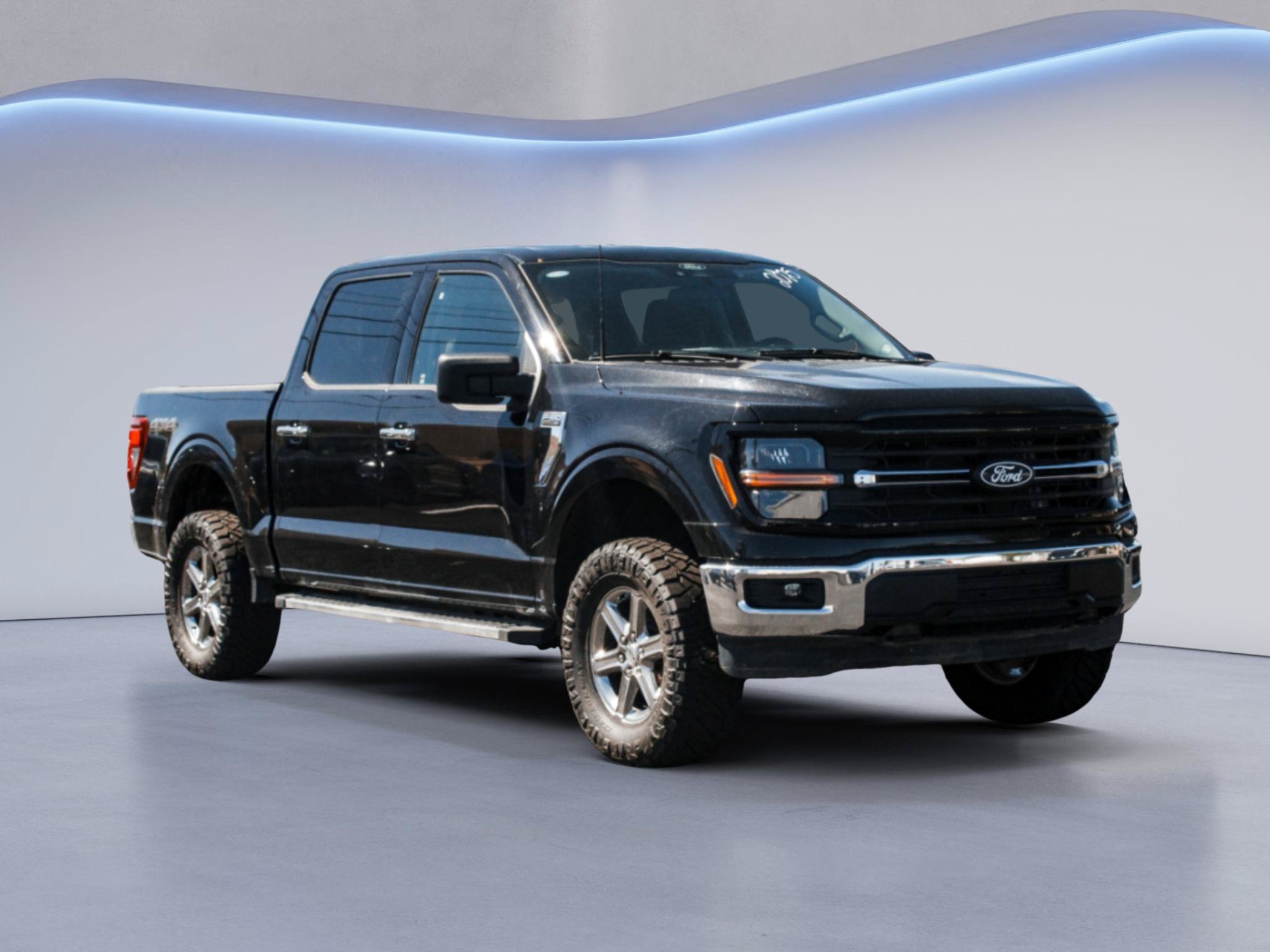 Used 2025 Ford F150 XLT w/ Equipment Group 301A Standard AWD/4WD image 3