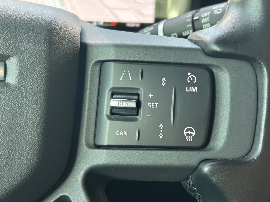 Used 2024 Land Rover Defender 130 X-Dynamic SE AWD/4WD image 42