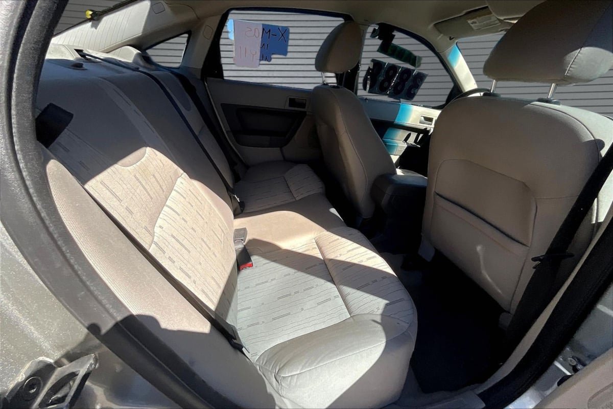 Used 2008 Ford Focus SE FWD image 24