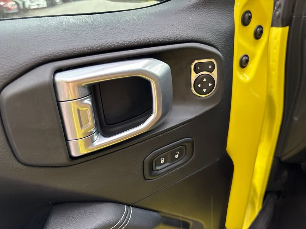 Used 2022 Jeep Wrangler Unlimited Sahara w/ Cold Weather Group AWD/4WD image 12