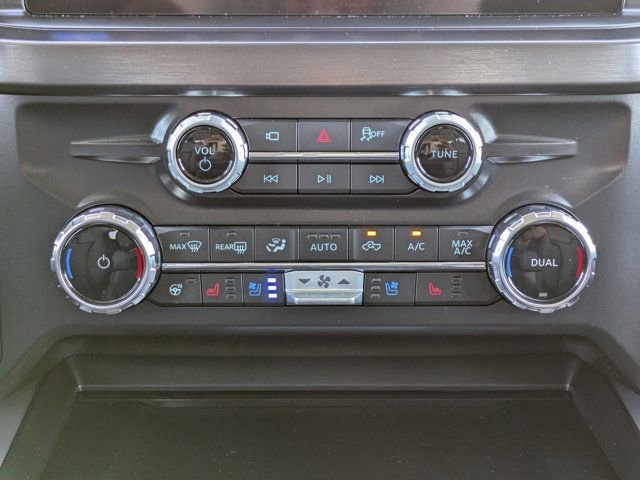 New 2026 Ford F350 Lariat w/ Black Appearance Package image 22