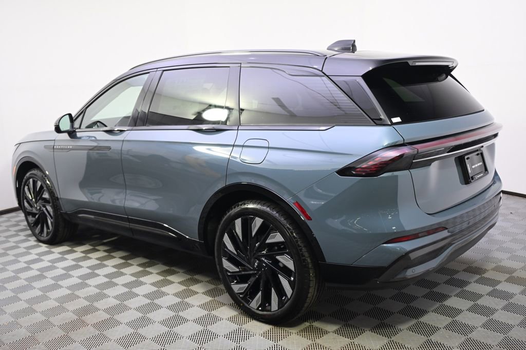 New 2026 Lincoln Nautilus Reserve image 3