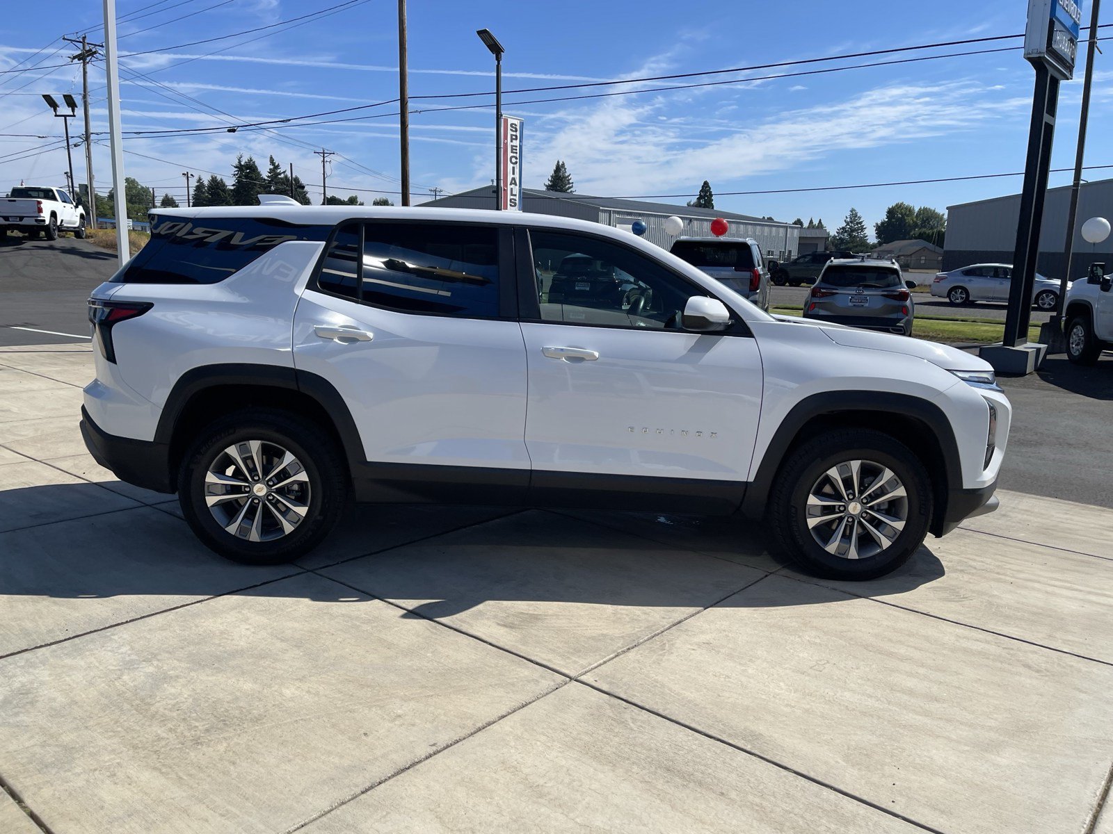 Used 2026 Chevrolet Equinox LT AWD/4WD image 6