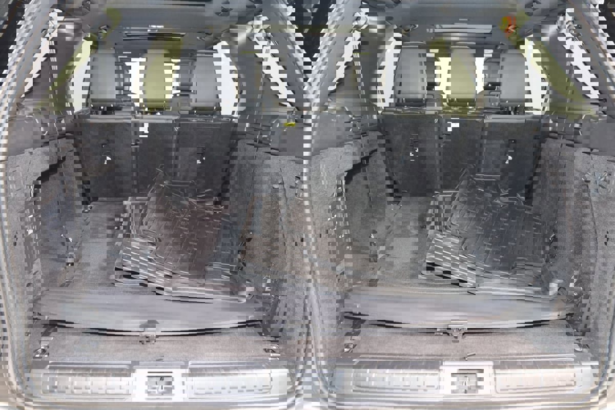 Used 2023 Land Rover Discovery S R-Dynamic image 55