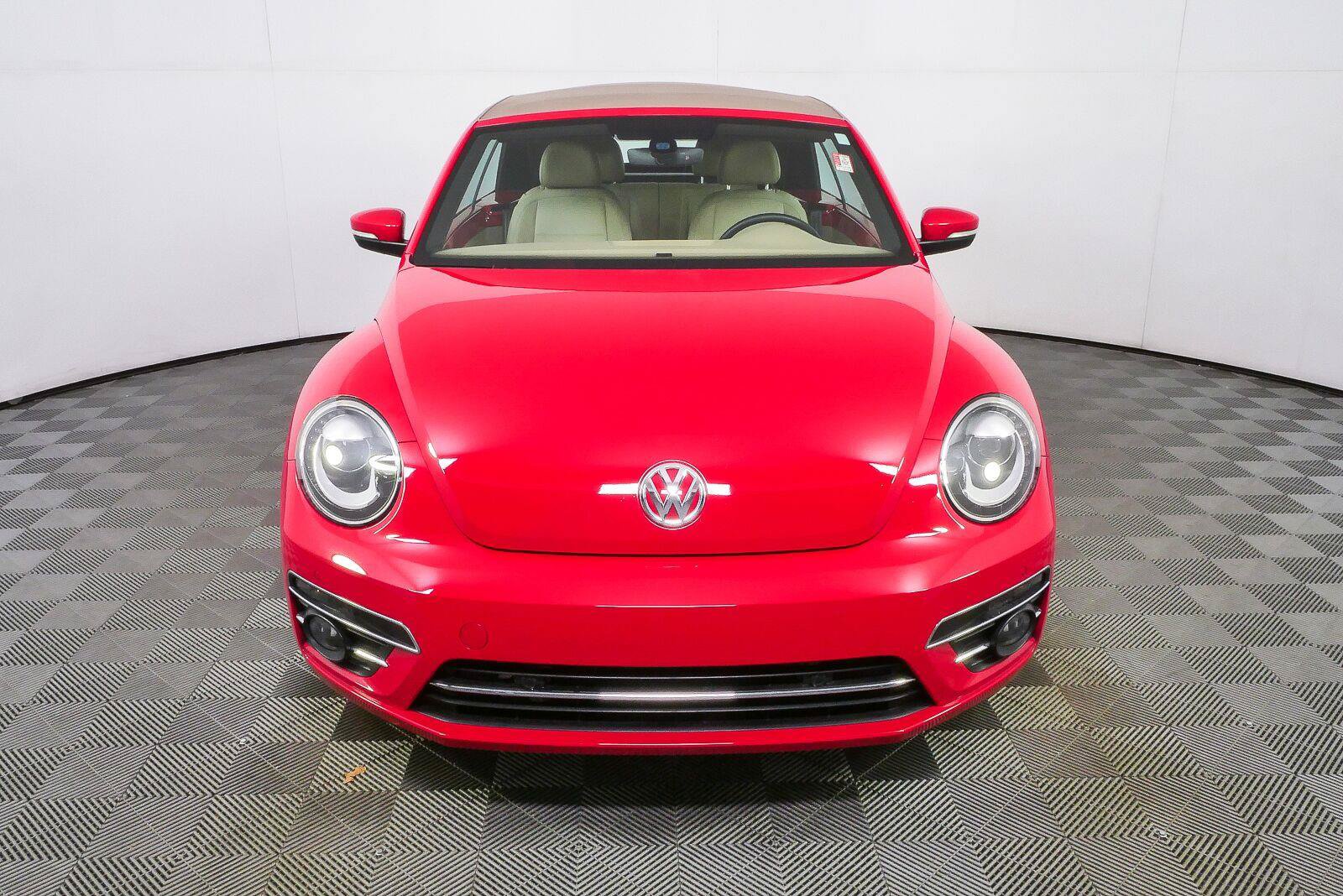 Used 2019 Volkswagen Beetle 2.0T SE w/ SE Premium Package FWD image 37