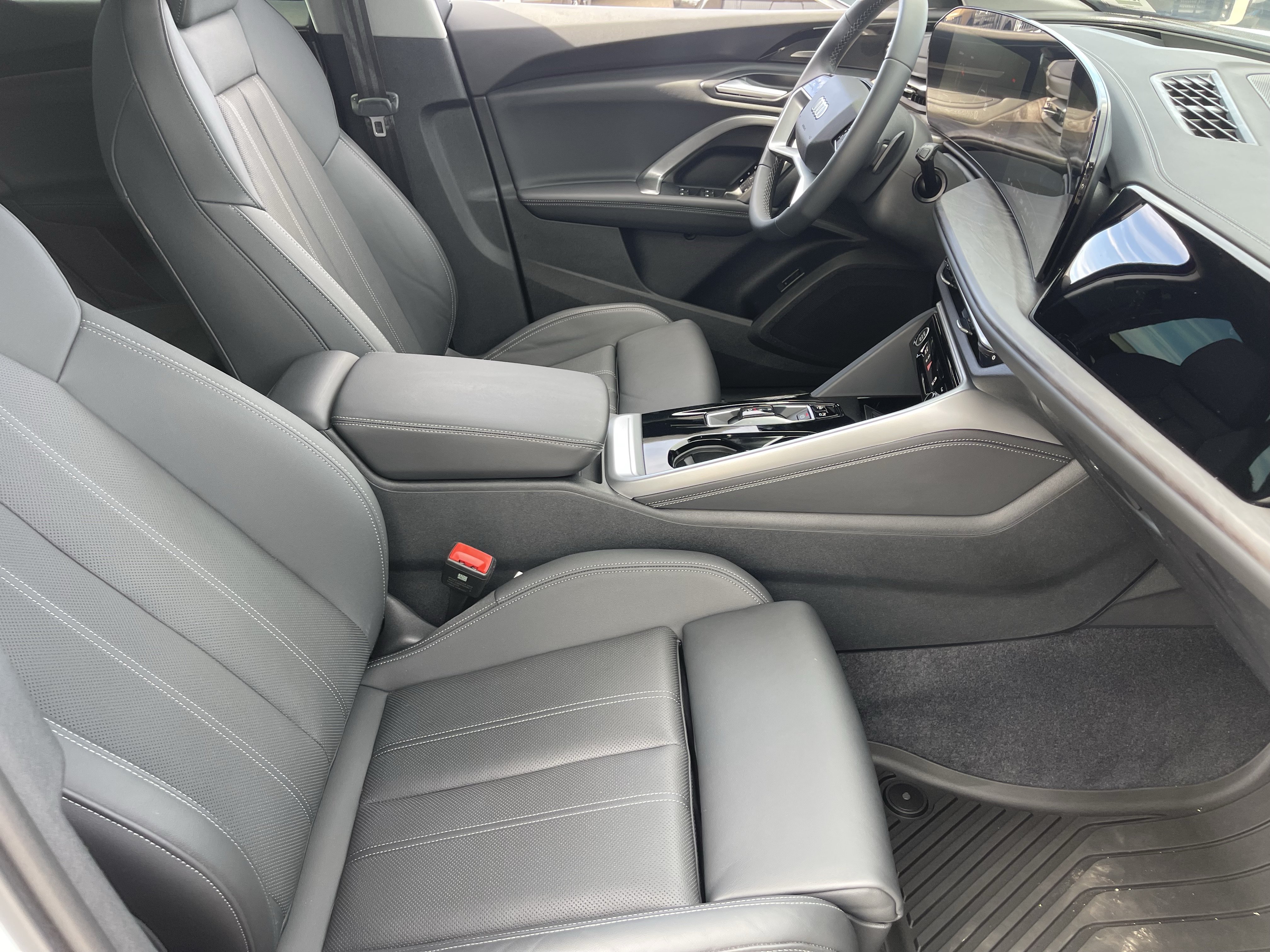 Used 2025 Audi Q5 Premium Plus AWD/4WD image 11