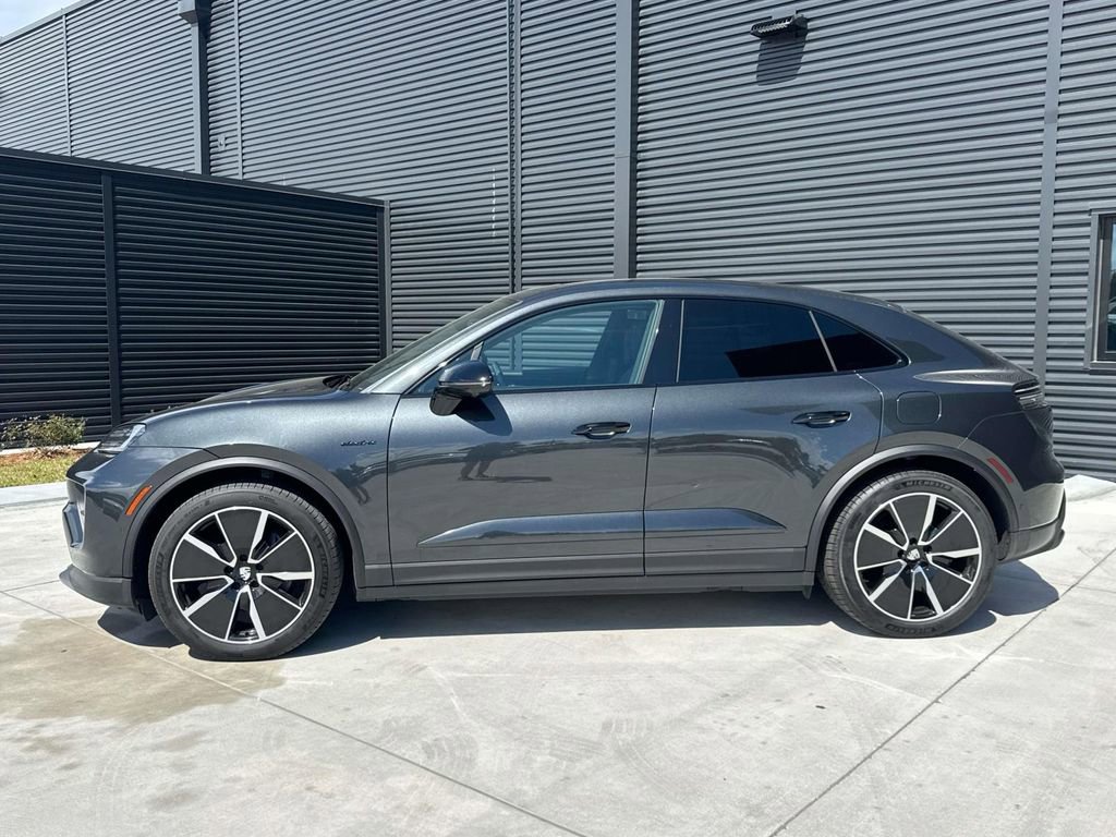 Certified 2024 Porsche Macan 4 Electric image 2