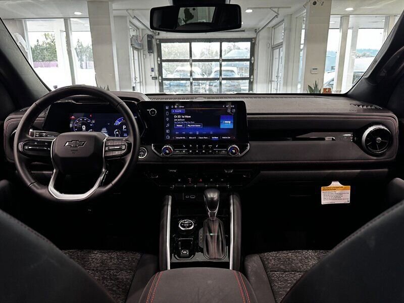 Used 2024 Chevrolet Colorado Z71 w/ Z71 Convenience Package 2 image 8