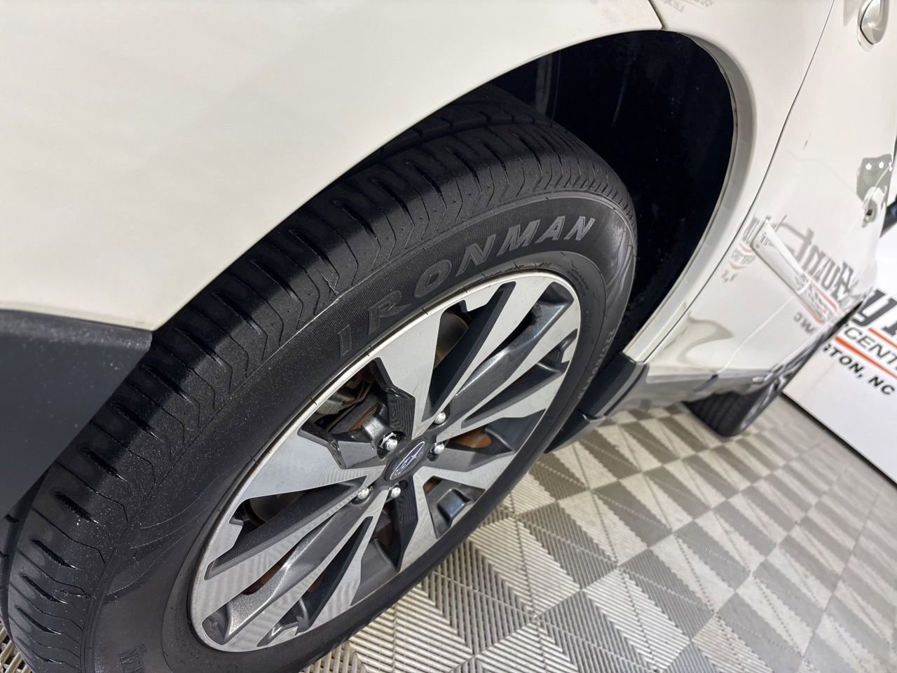 Used 2015 Subaru Outback 2.5i Limited AWD/4WD image 37
