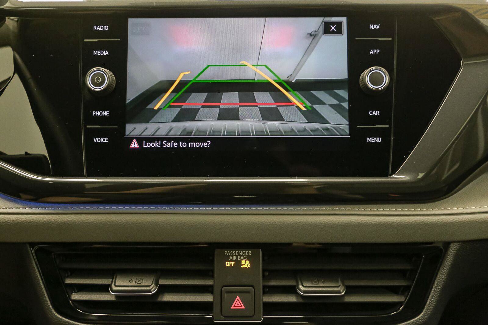 Certified 2024 Volkswagen Taos SEL AWD/4WD image 36