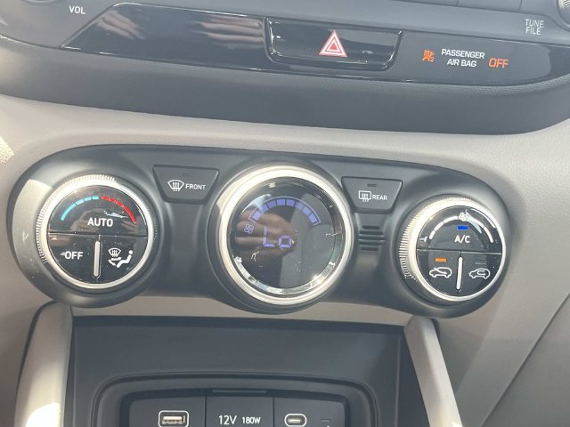 New 2026 Hyundai Venue SEL FWD image 27