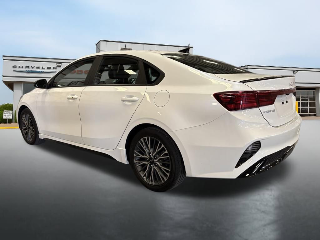 Used 2024 Kia Forte GT-Line w/ GT-Line Premium Package FWD image 3