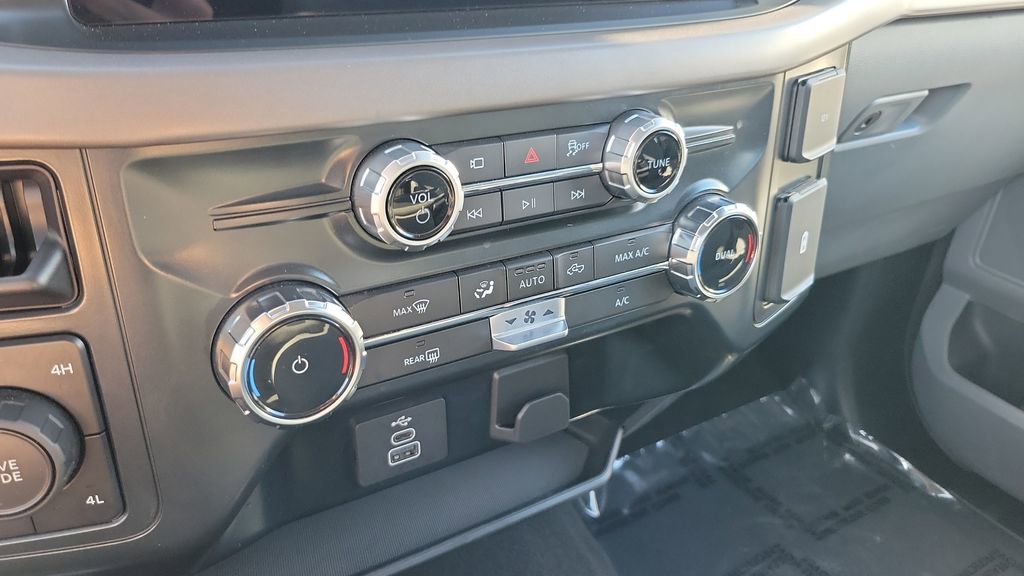 Used 2025 Ford F150 XLT w/ Equipment Group 301A Standard image 22