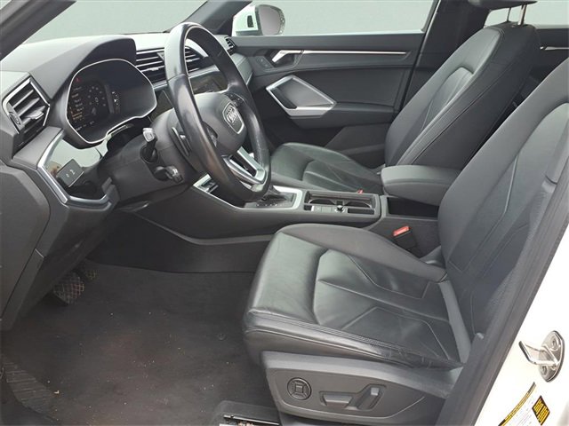 Used 2023 Audi Q3 2.0T Premium image 16