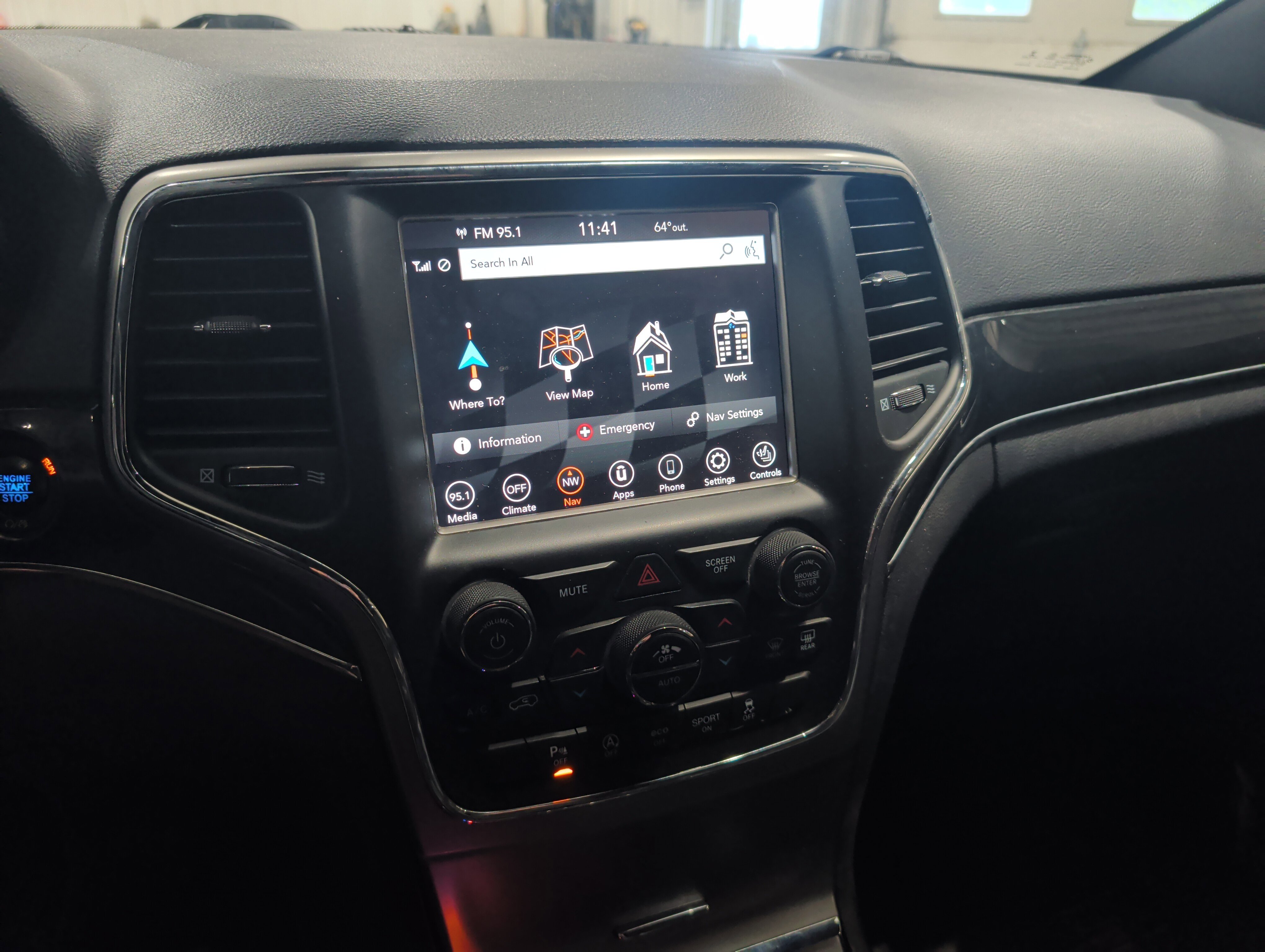 Used 2018 Jeep Grand Cherokee Trailhawk w/ Trailhawk Luxury Group AWD/4WD image 10