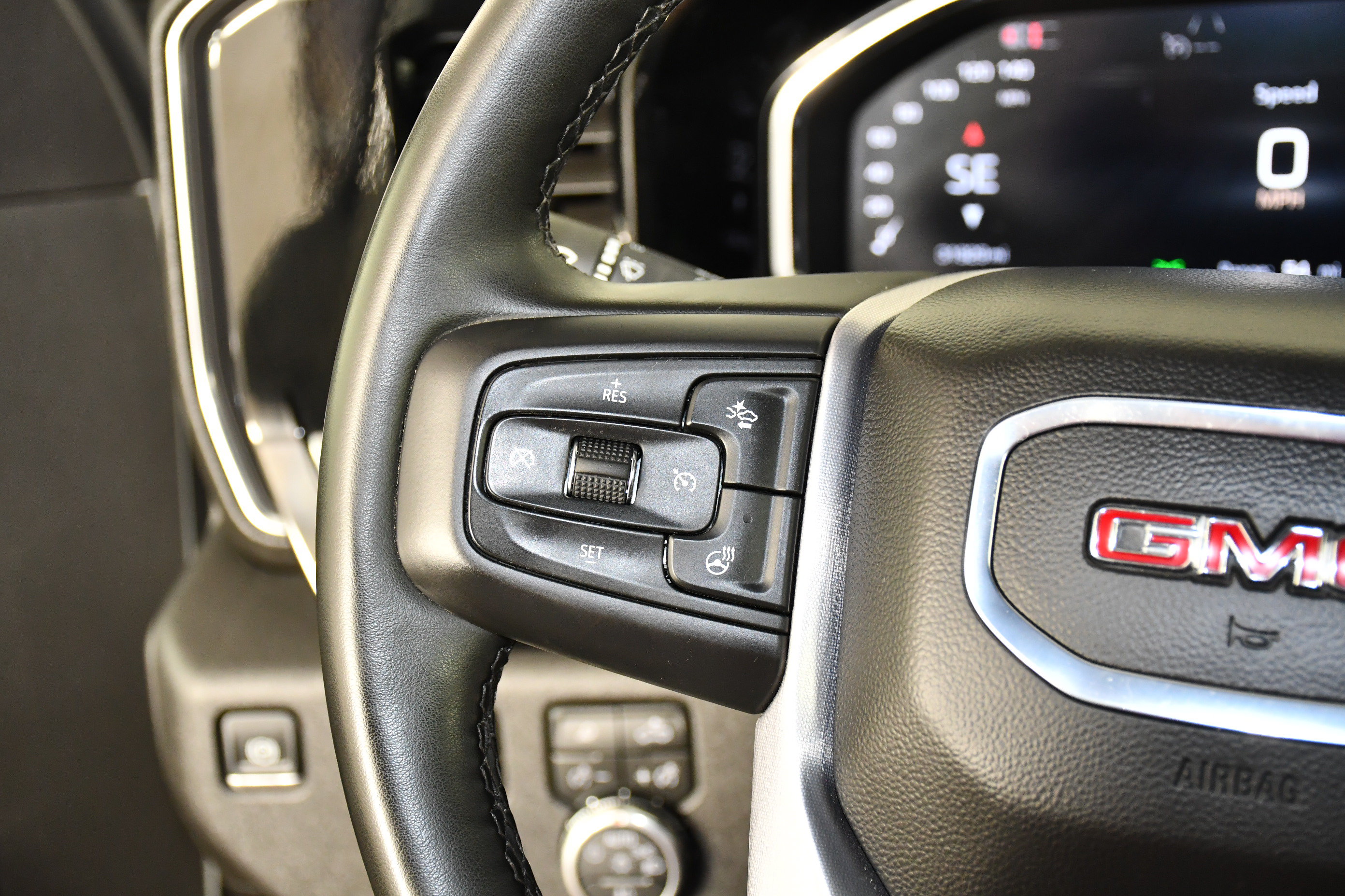 Used 2026 GMC Sierra 1500 SLT AWD/4WD image 15