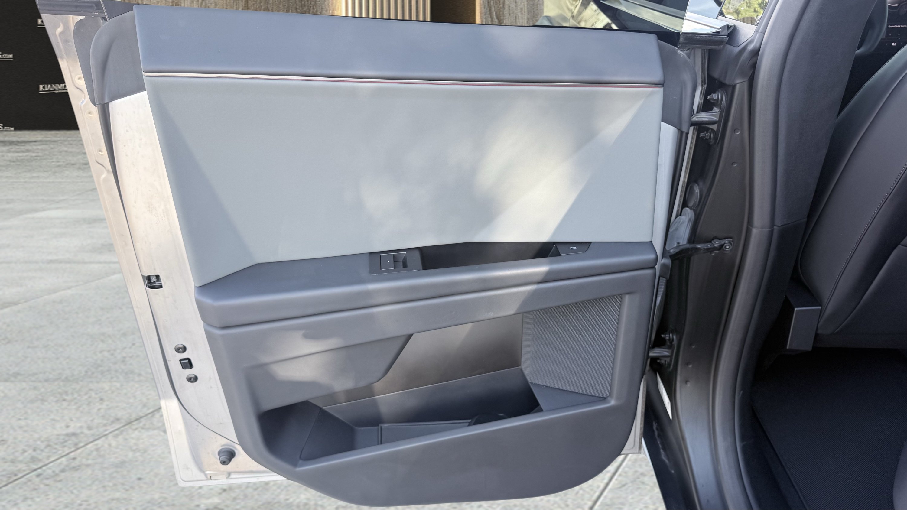 Used 2024 Tesla Cybertruck AWD Crew Cab image 26