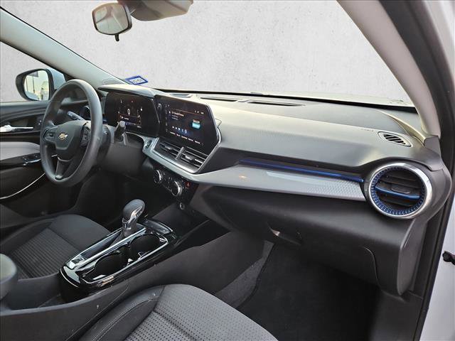 Used 2024 Chevrolet Trax LT image 22