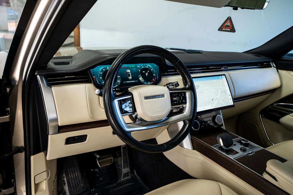 Used 2023 Land Rover Range Rover Long Wheelbase SE image 34