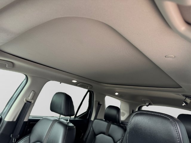 Used 2025 Honda Pilot Touring image 12