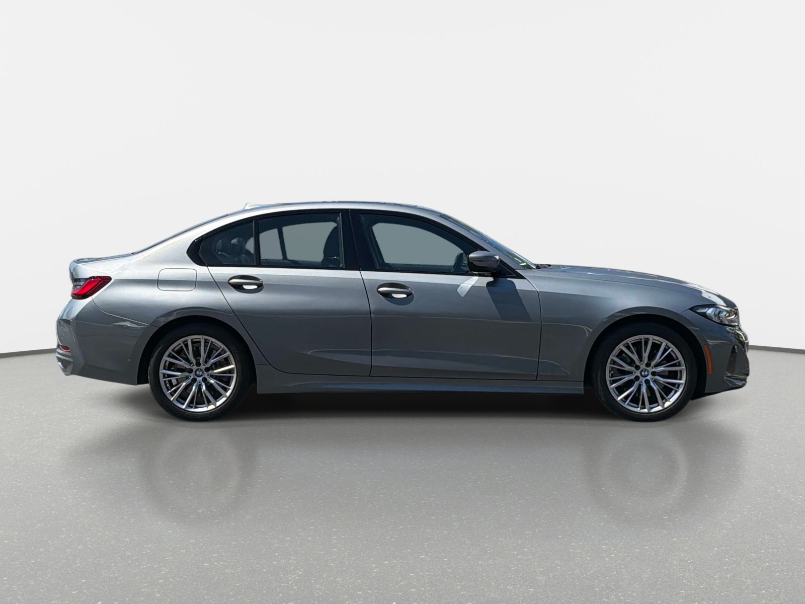 Used 2023 BMW 330i Sedan w/ Driving Assistance Package RWD image 2