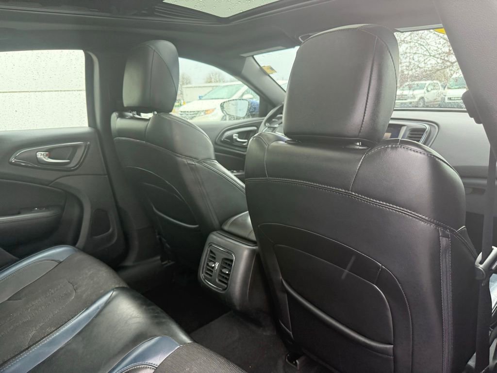 Used 2016 Chrysler 200 S w/ Navigation & Sound Group I image 20