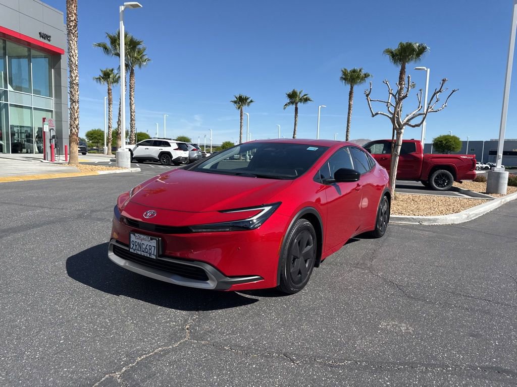 Used 2024 Toyota Prius Prime SE FWD image 2
