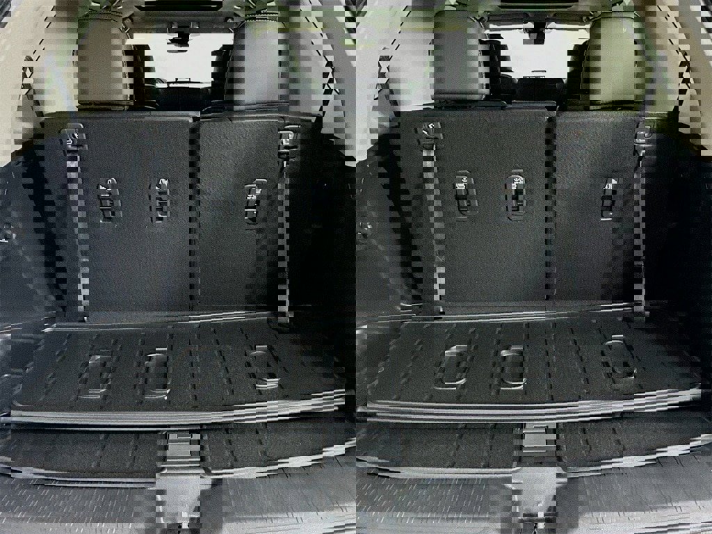 New 2025 Honda Pilot Touring image 36