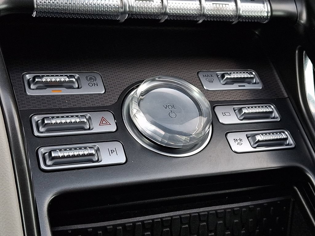 Certified 2025 Lincoln Nautilus Premier AWD/4WD image 19