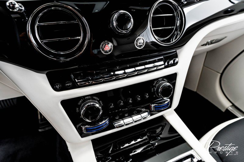 Used 2024 Rolls-Royce Spectre w/ Spectre Launch Package image 36