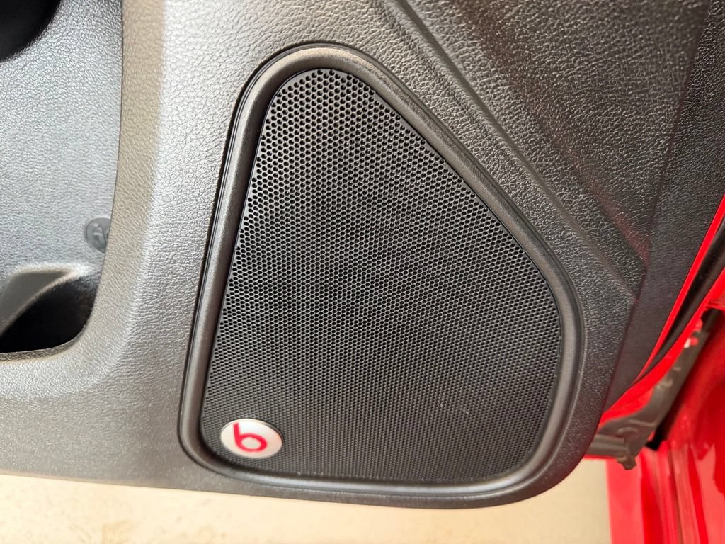 Used 2018 Dodge Charger SXT Plus w/ Beats Audio Group RWD image 5