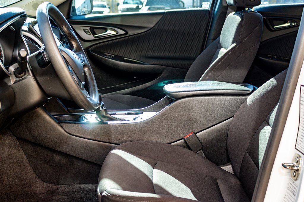 Used 2024 Chevrolet Malibu LT image 24