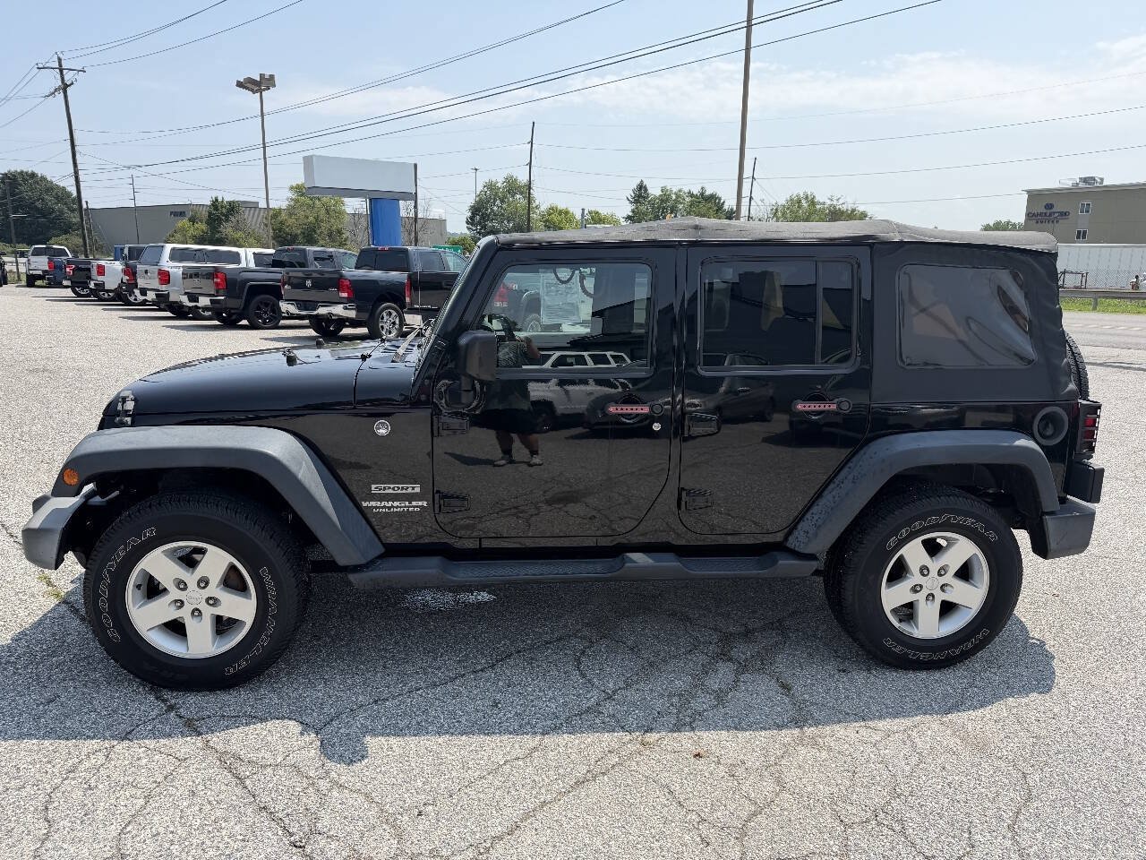Used 2016 Jeep Wrangler Unlimited Sport w/ Quick Order Package 23S AWD/4WD image 5