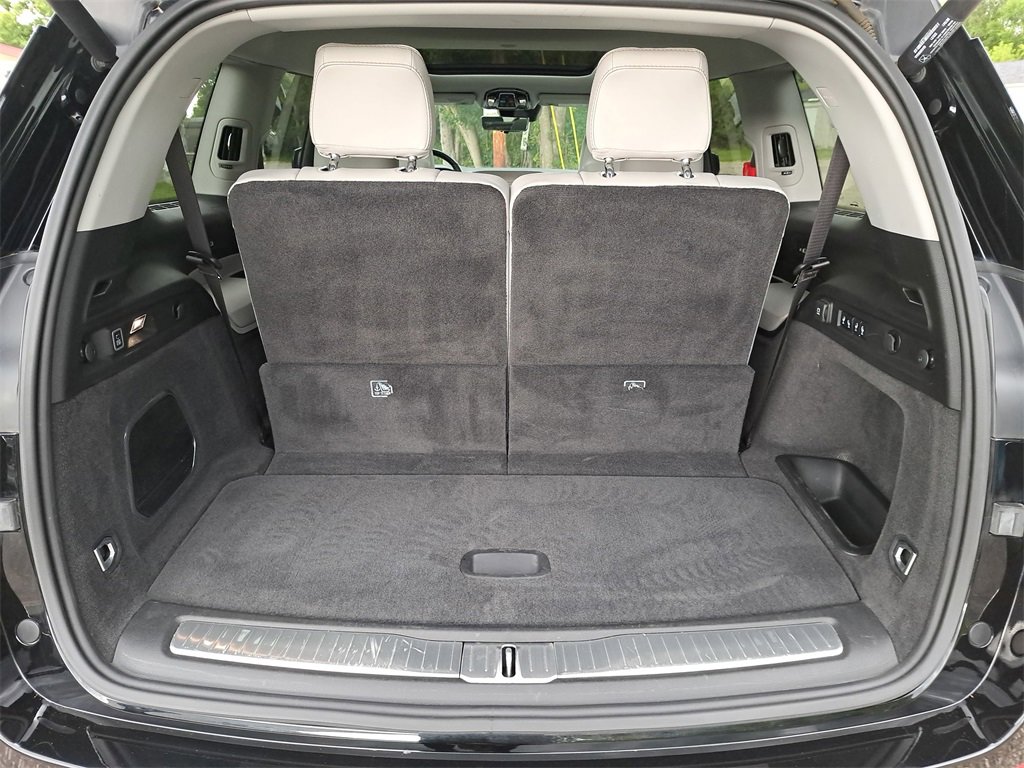 Used 2022 Jeep Grand Cherokee L Overland w/ Luxury Tech Group IV image 13