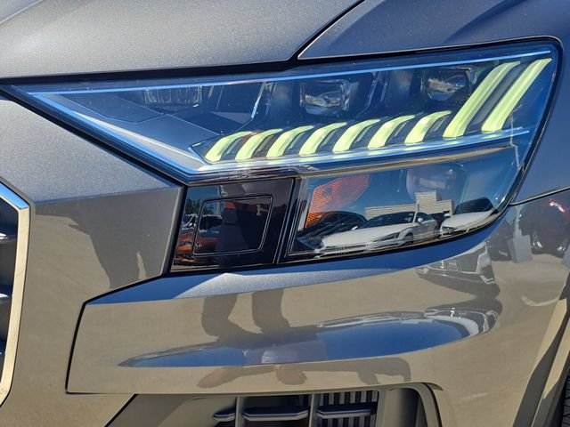 Used 2022 Audi Q8 Prestige AWD/4WD image 35