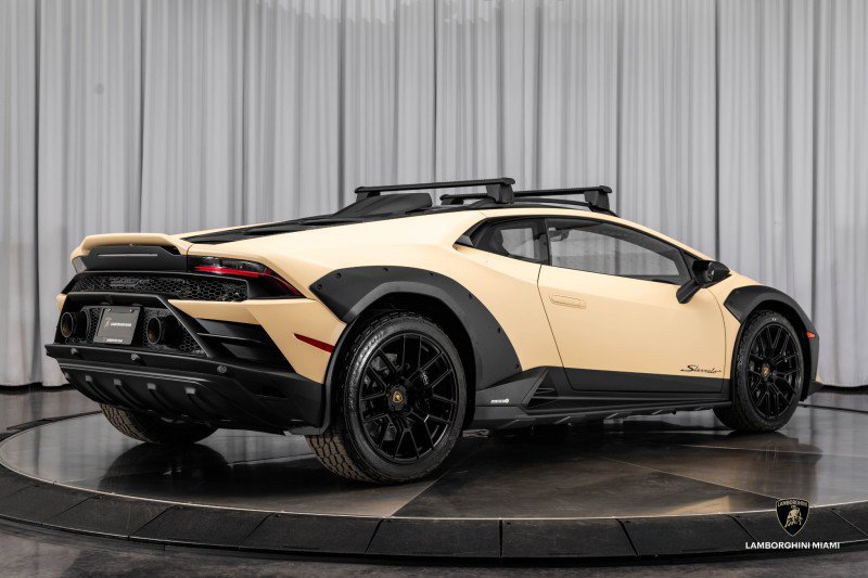 Used 2024 Lamborghini Huracan Sterrato image 28