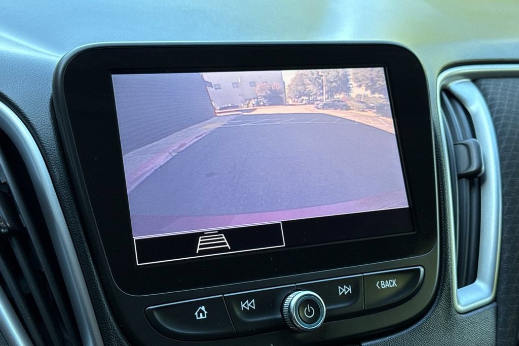 Used 2021 Chevrolet Malibu RS FWD image 18