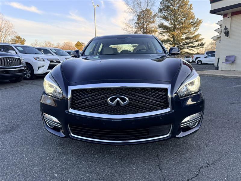 Used 2015 INFINITI Q70 L 5.6 w/ V8 Deluxe Technology Package AWD/4WD image 2