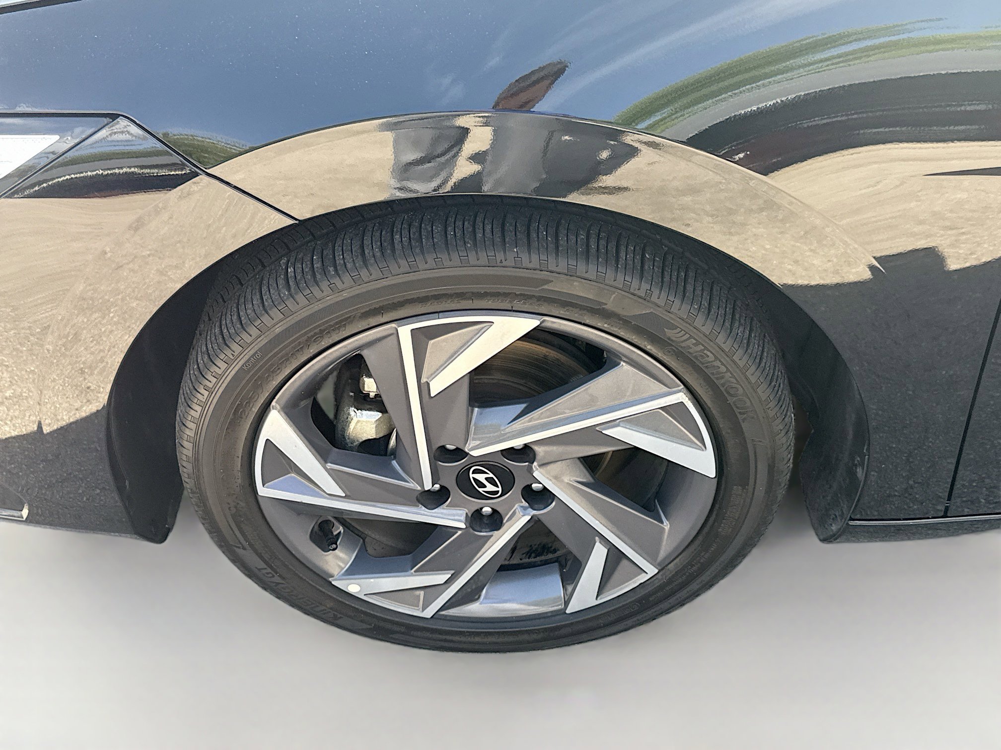 Used 2025 Hyundai Elantra Limited image 36