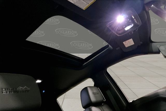 Used 2022 Chevrolet Silverado 1500 High Country w/ Technology Package image 18