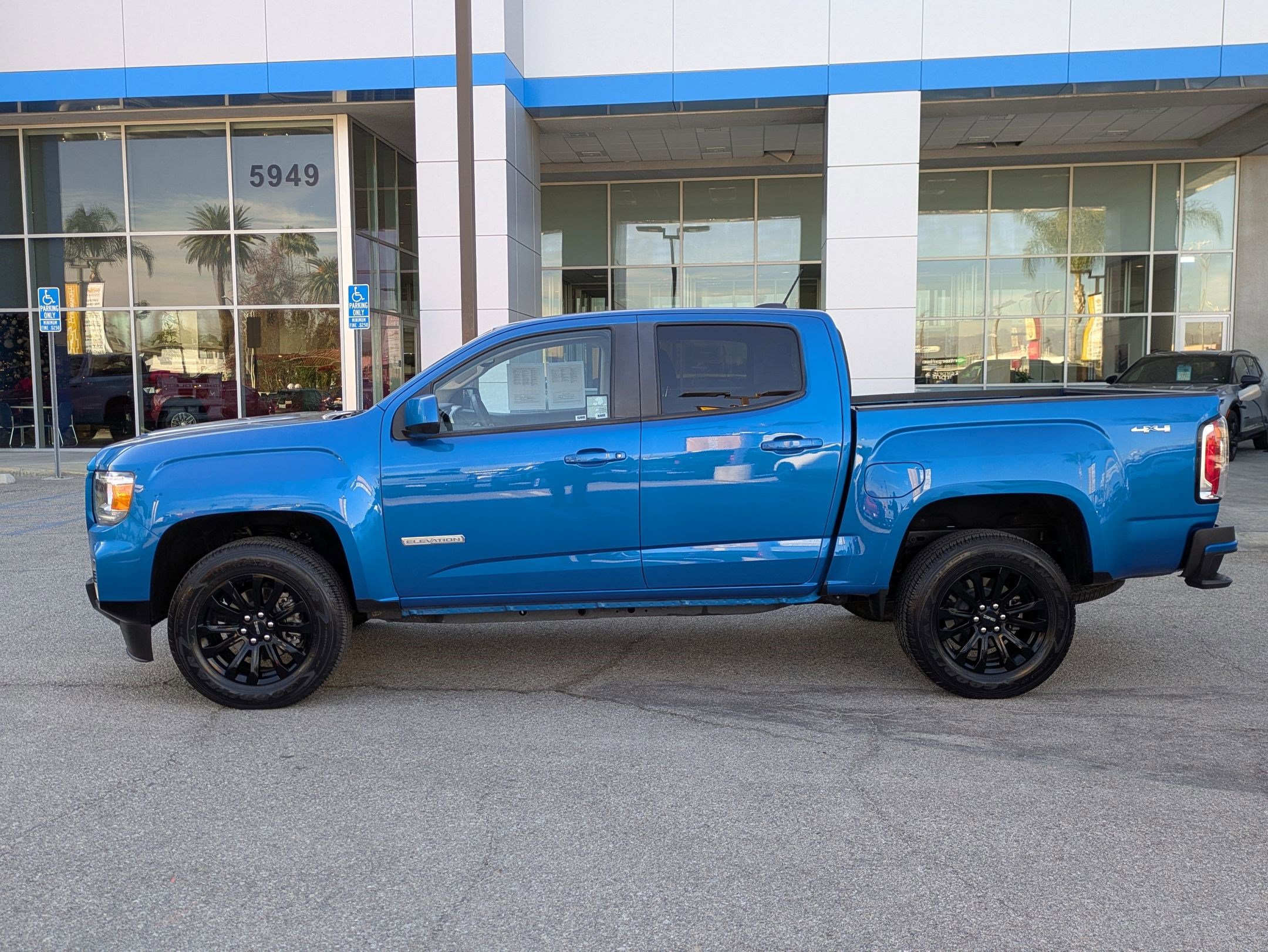 Used 2022 GMC Canyon Elevation w/ Trailering Package image 8