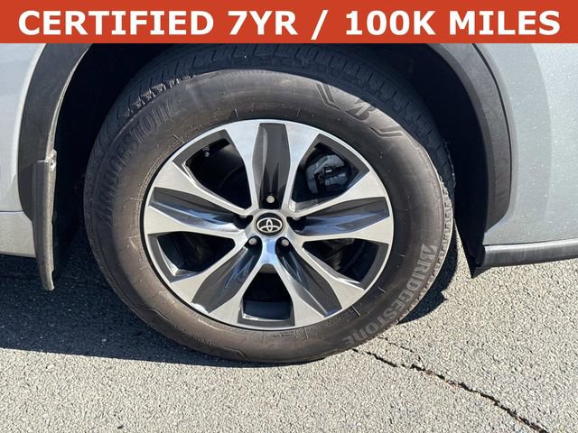 Used 2024 Toyota Highlander XLE AWD/4WD image 7