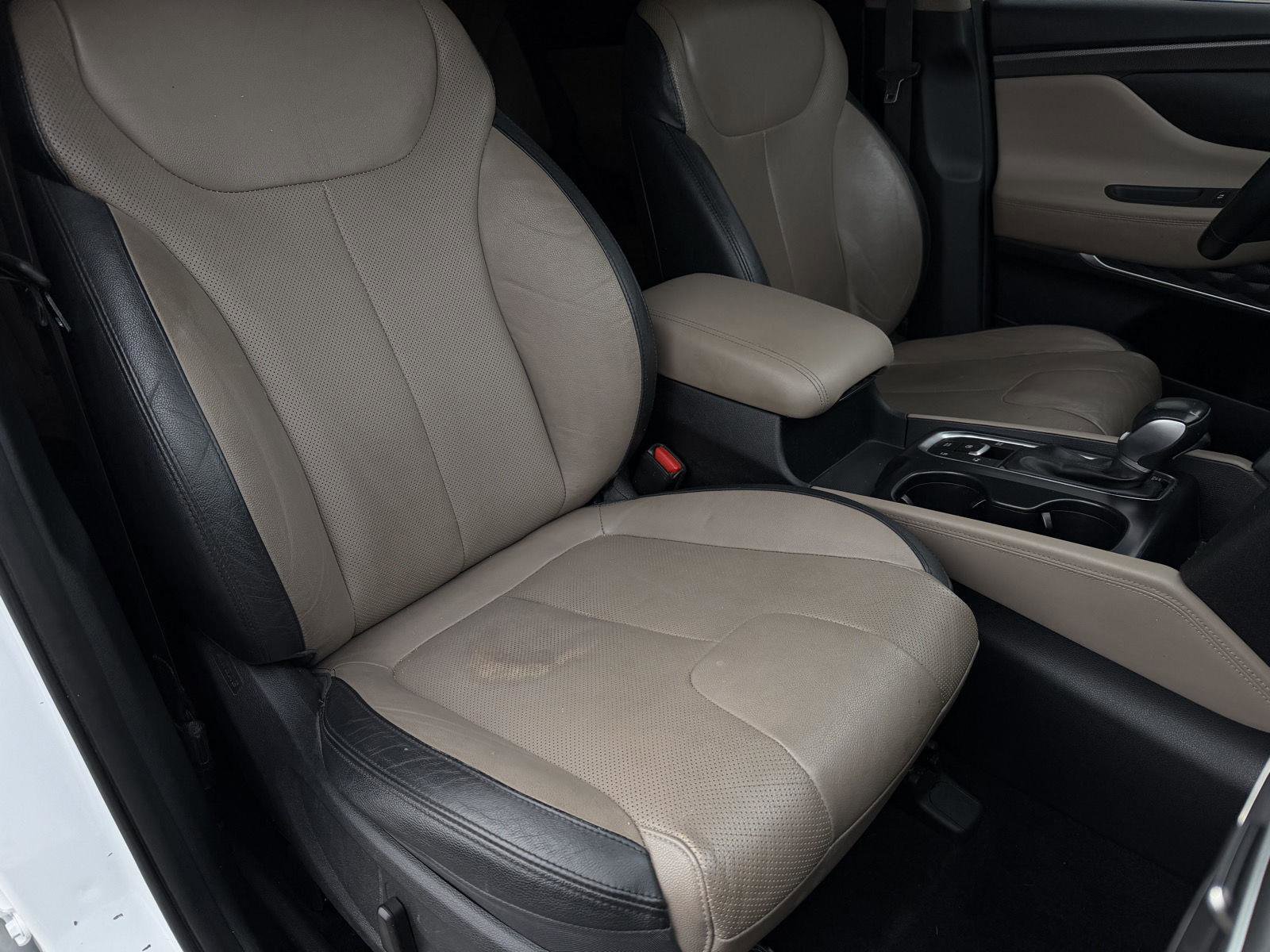 Used 2020 Hyundai Santa Fe SEL w/ Convenience + Premium Package FWD image 22