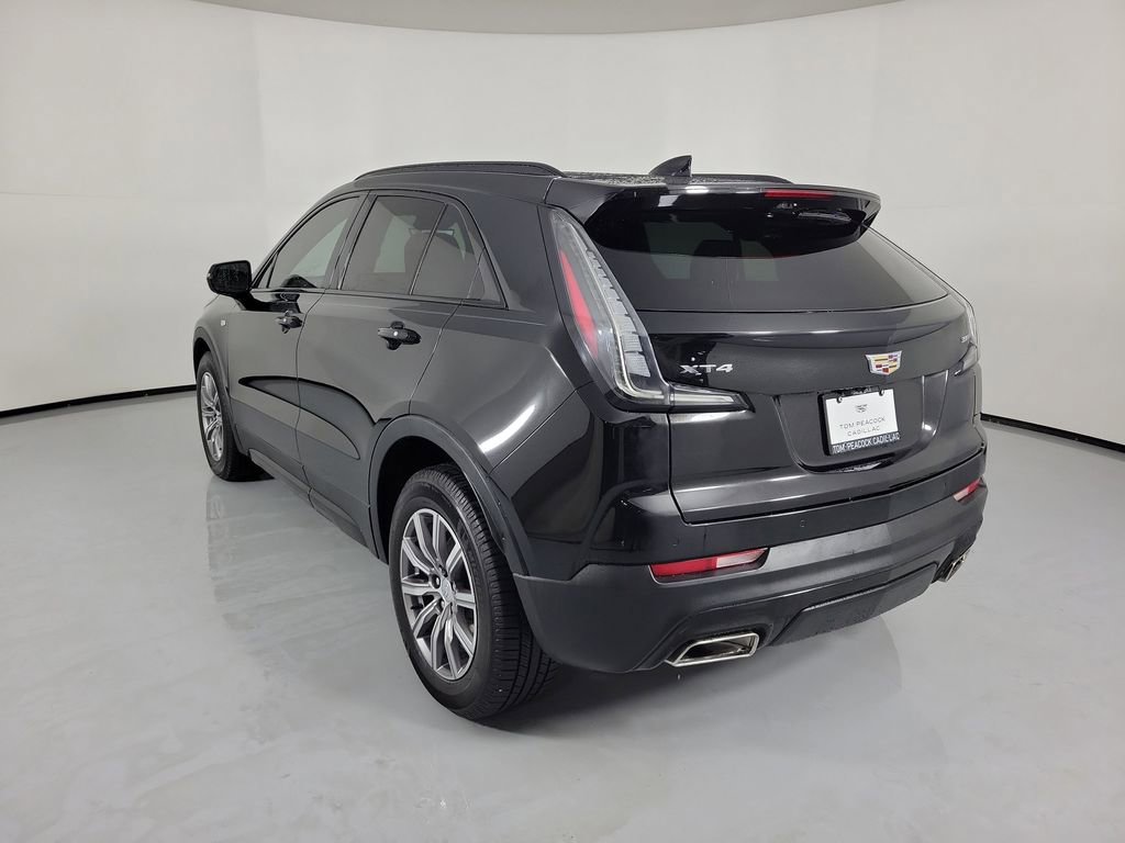 Used 2021 Cadillac XT4 Sport w/ Enhanced Visibility Package FWD image 3