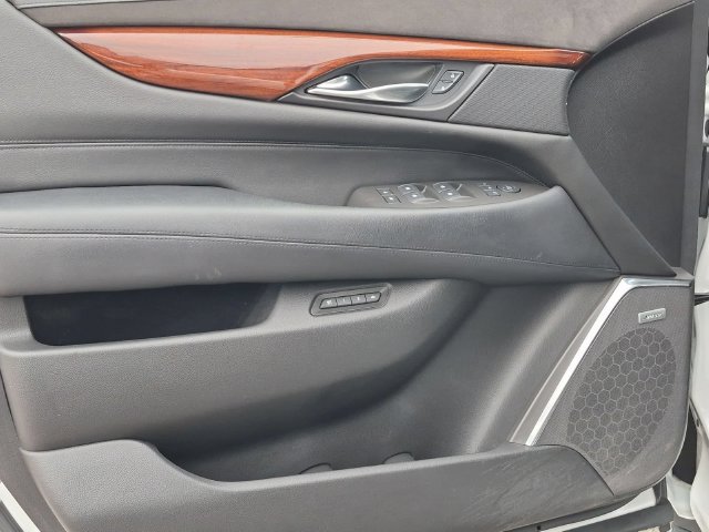 Used 2016 Cadillac Escalade Premium AWD/4WD image 15